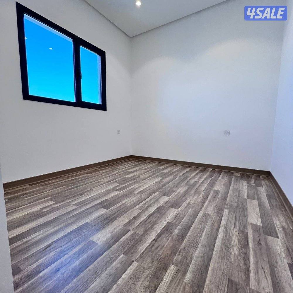 شقة أول ساكن للإيجار في صباح السالم قطعة 11