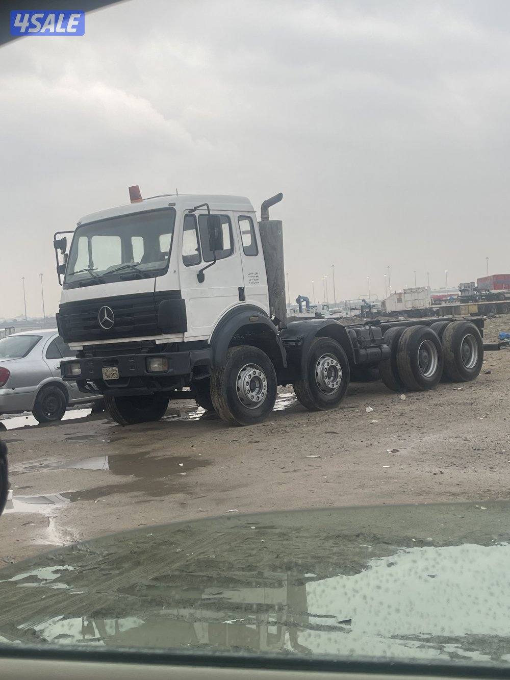 للبيع شاصي  مورسيدس ١٩٩٧ كامانز ماكينه وقير مورسيدس ٨ روس و٨ غياروسطحه0