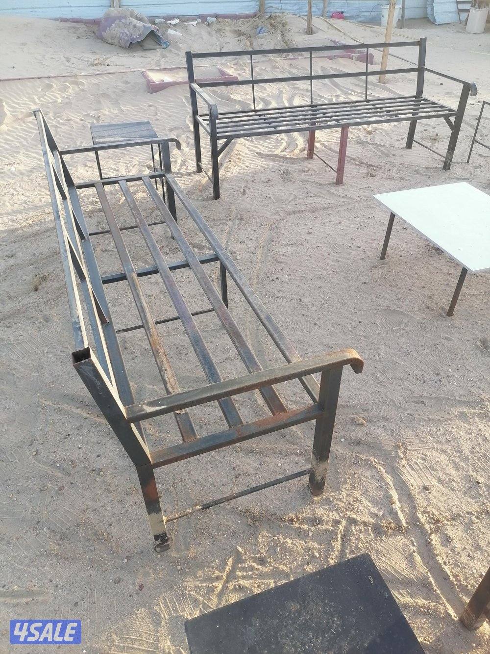 كراسي حديد وقنفات وتوانكي ماء2