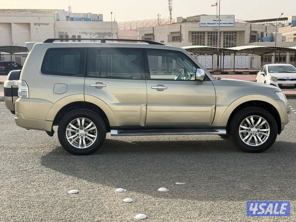 للبيع باجيرو2020 بحالة ممتازة2