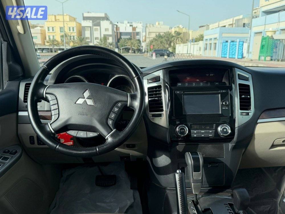 للبيع باجيرو2020 بحالة ممتازة3