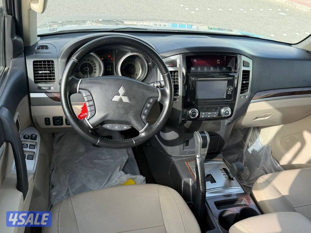 للبيع باجيرو2020 بحالة ممتازة5