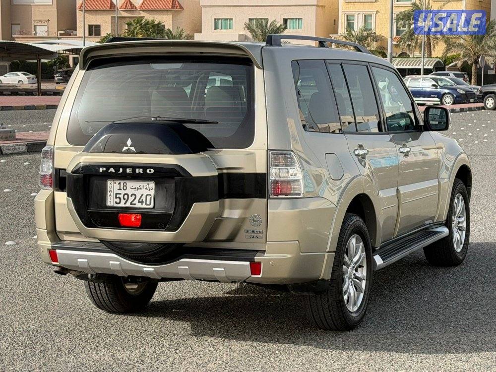 للبيع باجيرو2020 بحالة ممتازة6