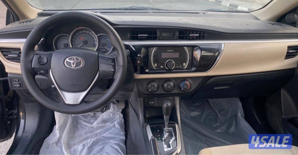 تويوتا كرولا2015 عداد260 الف وارد الوكاله مكينه 2.04