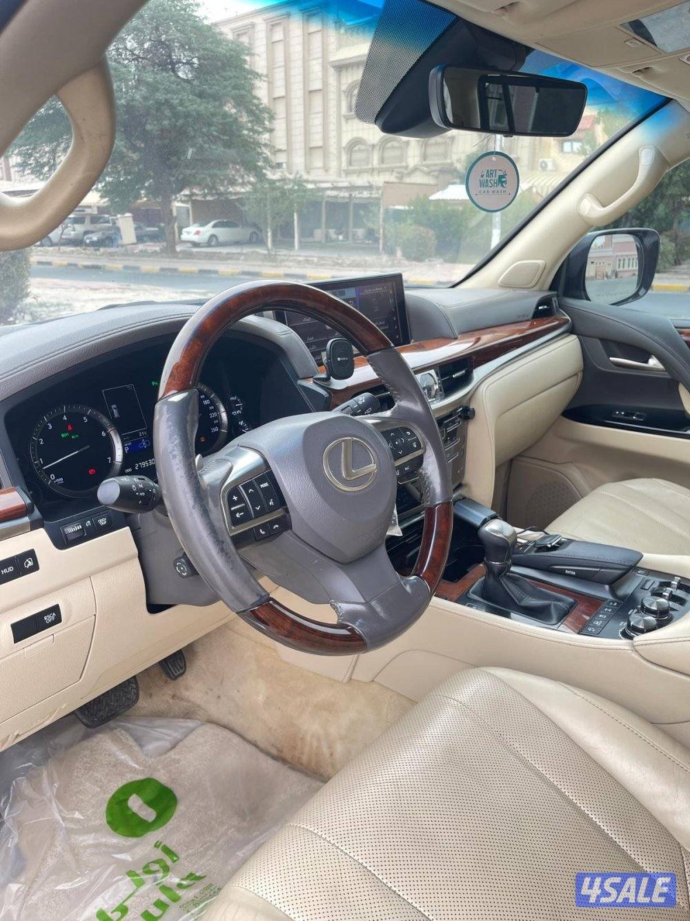 للبيع جيب لكزس 2017 الدرجه الاولى وارد الساير3