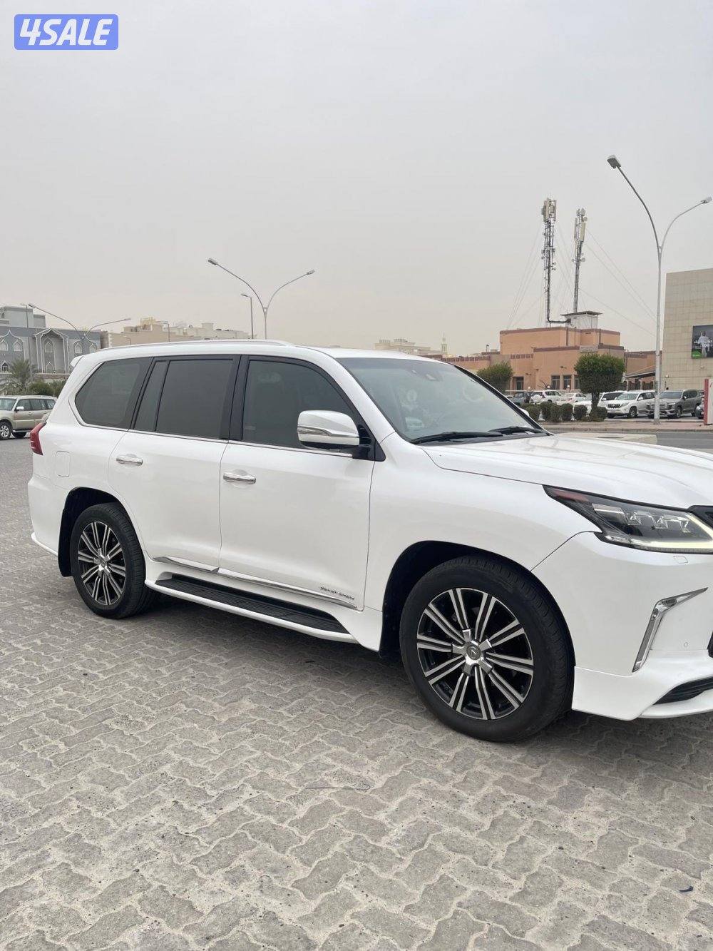 للبيع جيب لكزس 2017 الدرجه الاولى وارد الساير10