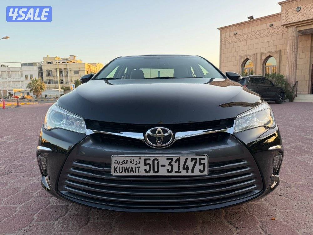 كامري GLX الساير 2017 بحاله الوكاله عداد 61 الف2