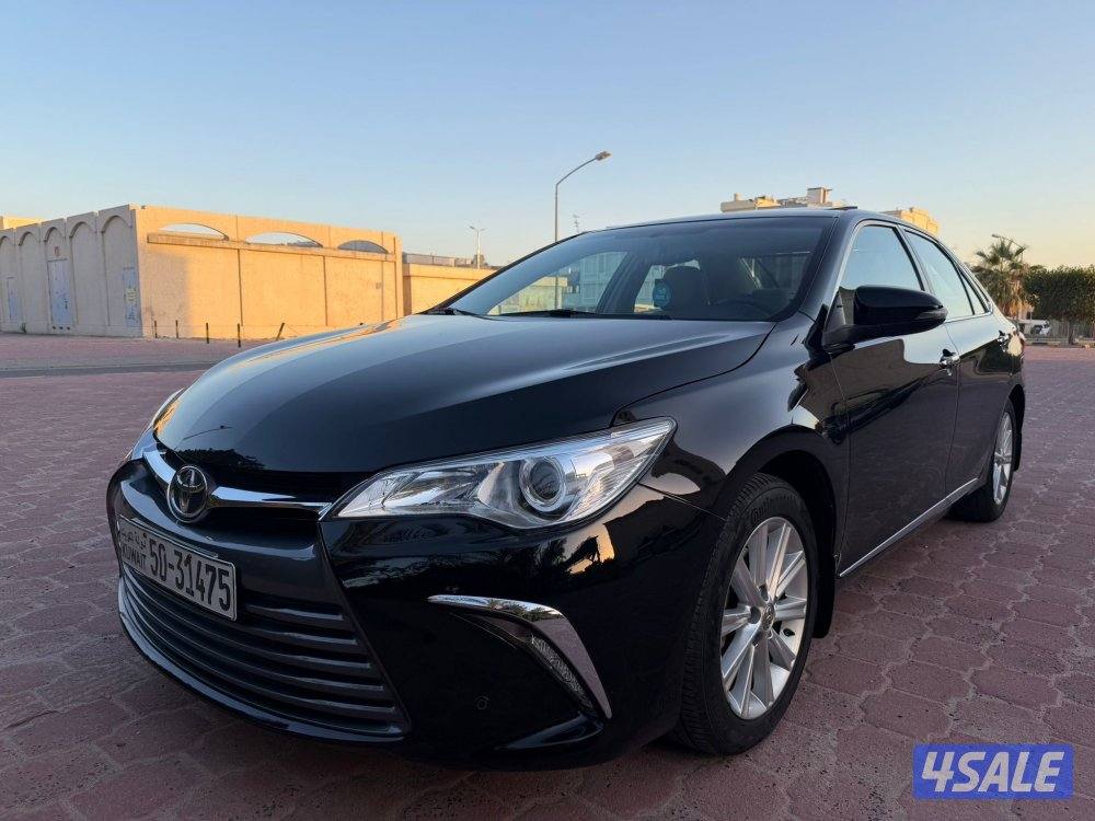 كامري GLX الساير 2017 بحاله الوكاله عداد 61 الف3