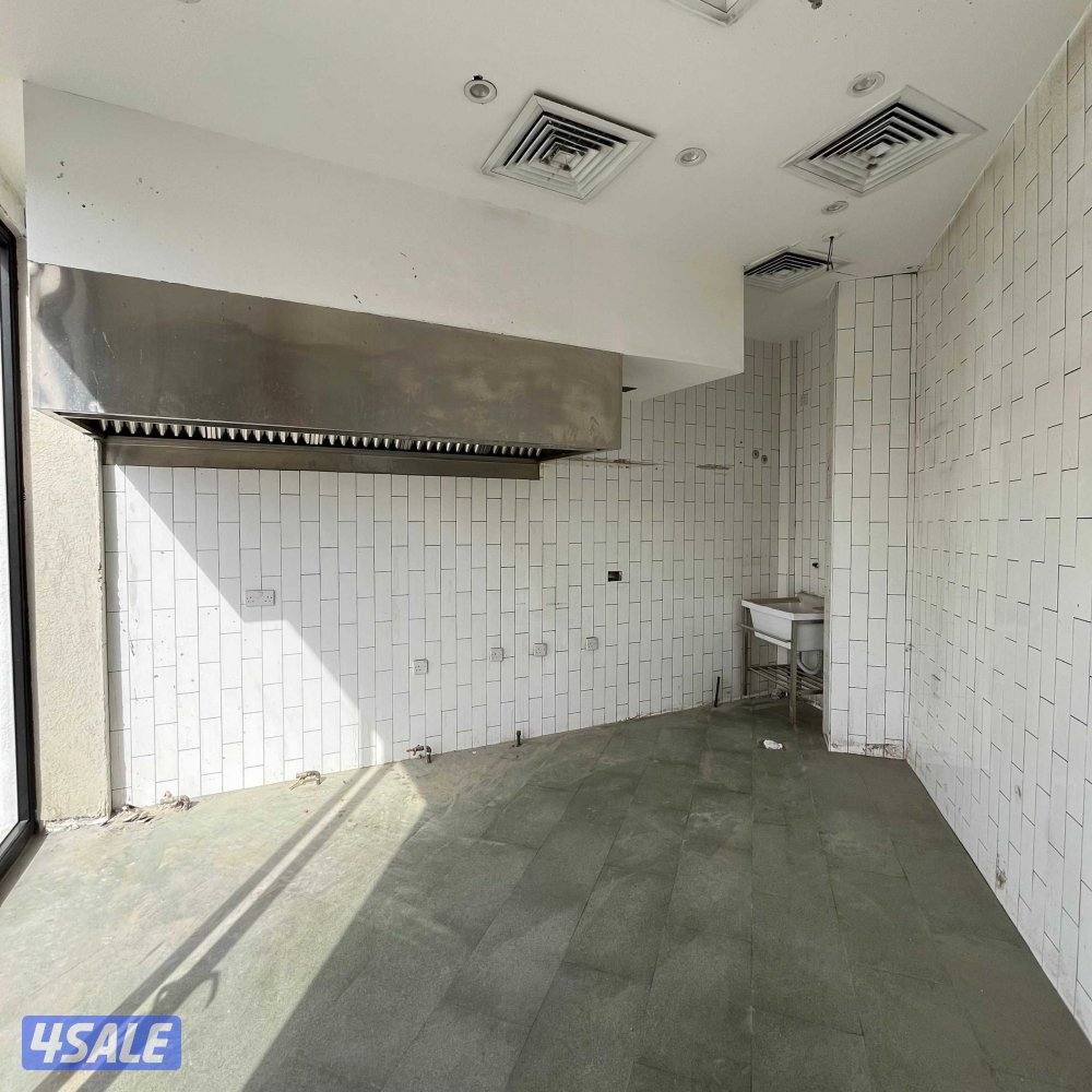 محل تجاري مع فترة سماح للإيجار في حولي قطعة 73