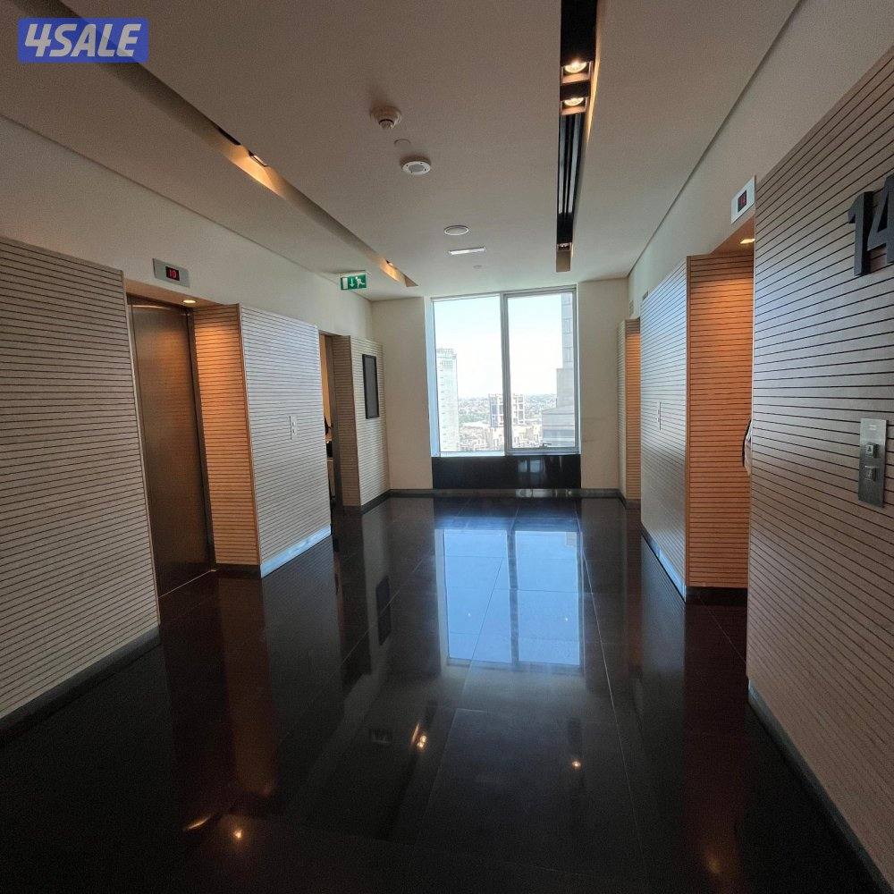 نصف دور تجاري للإيجار في شرق قطعة 71