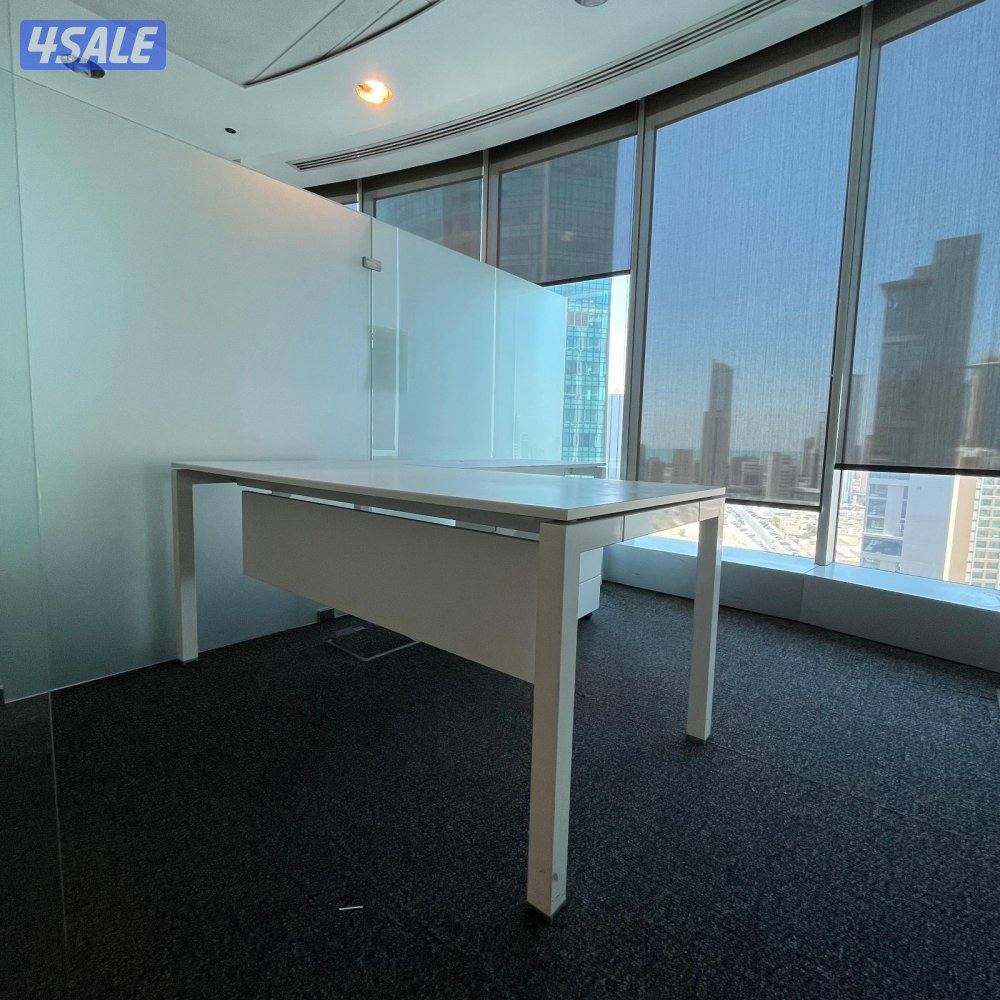 نصف دور تجاري للإيجار في شرق قطعة 72