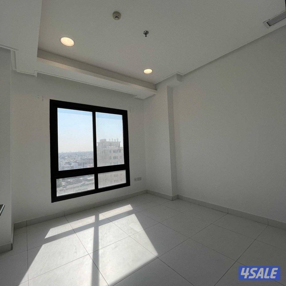 شقة مع روف للإيجار في صباح السالم قطعة 22