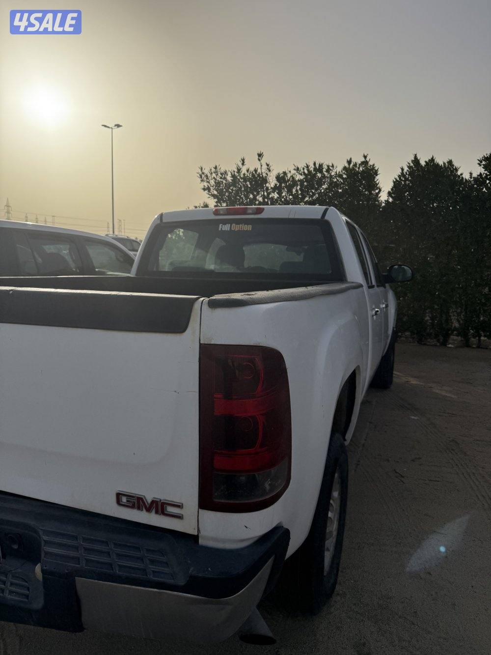 GMC ٢٠٠٨ ابيض اربع ابواب2