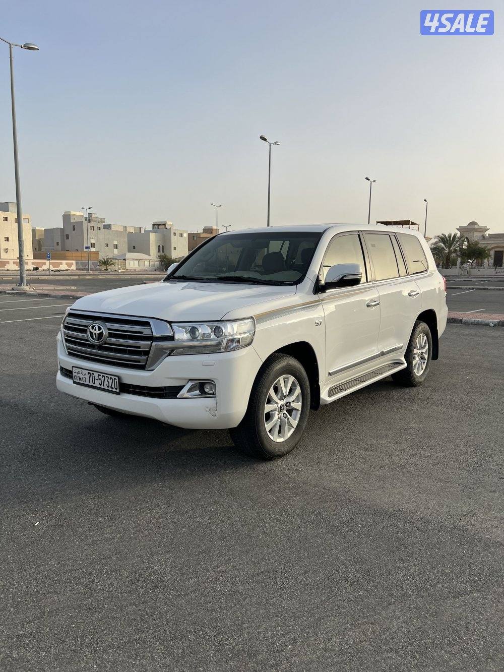 للبيع لاندكروزر VXR4