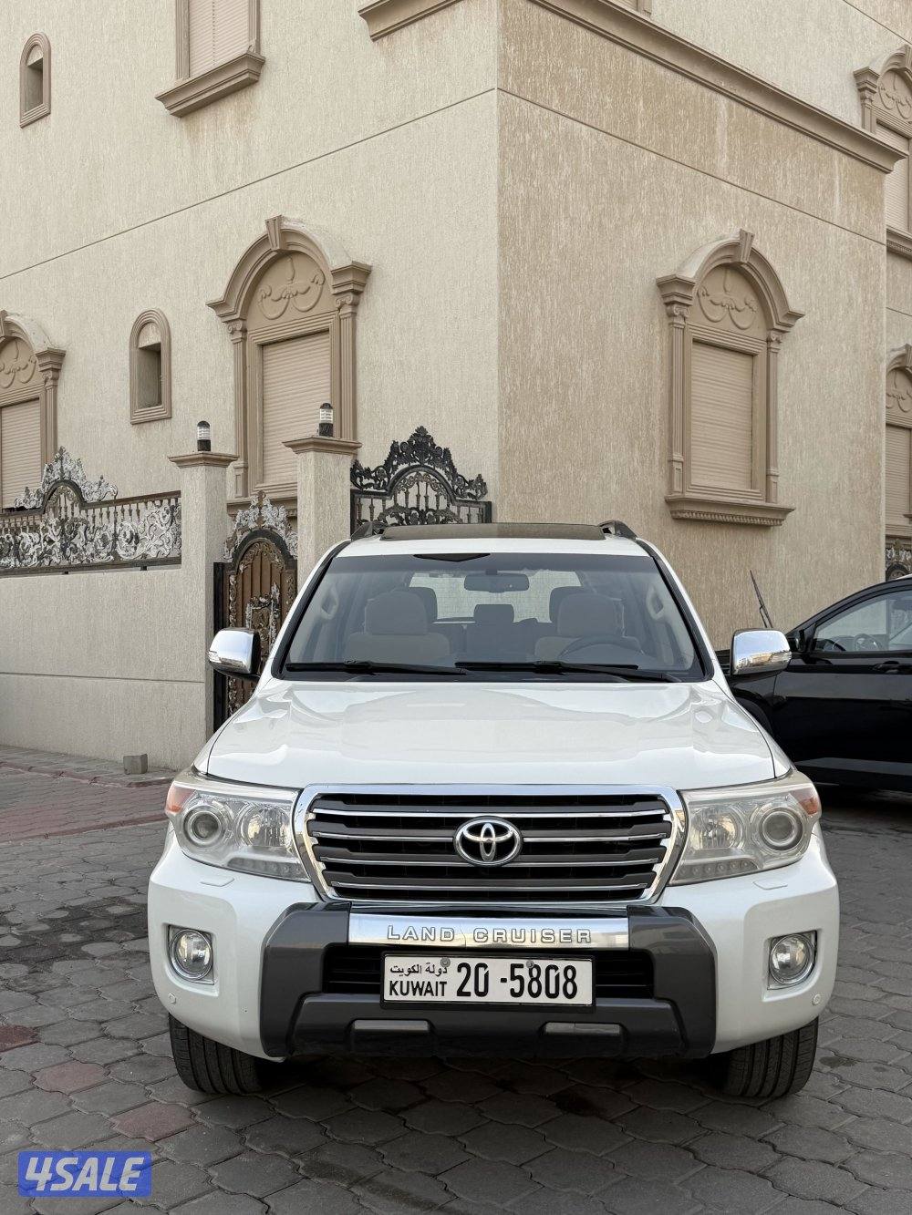 لاندكروزر 2012 8 سلندر GX.R1