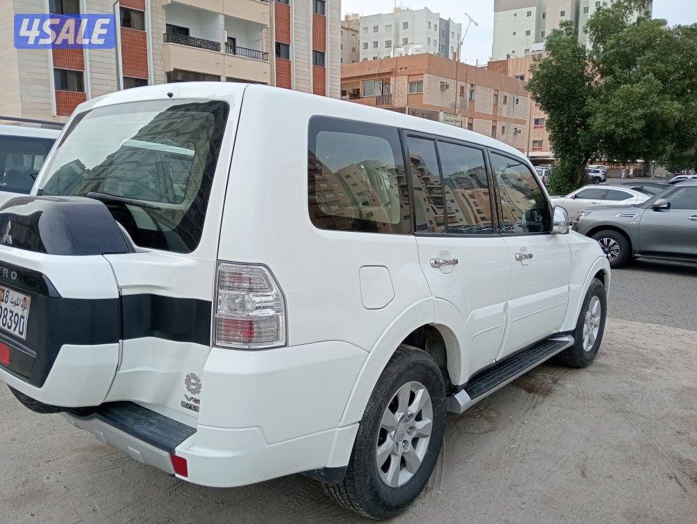 لسرعة البيع باجيرو 2020 ابيض بحاله ممتازه بسعر مغري2