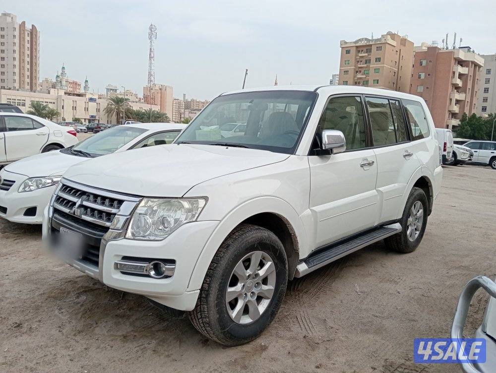 لسرعة البيع باجيرو 2020 ابيض بحاله ممتازه بسعر مغري4