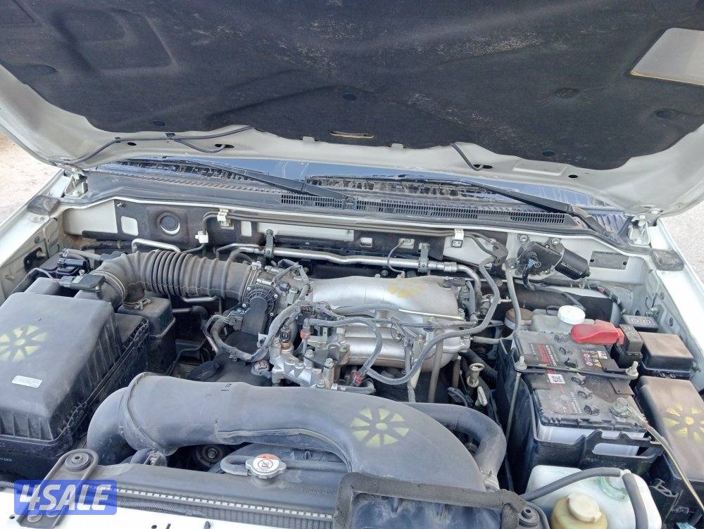 لسرعة البيع باجيرو 2020 ابيض بحاله ممتازه بسعر مغري6