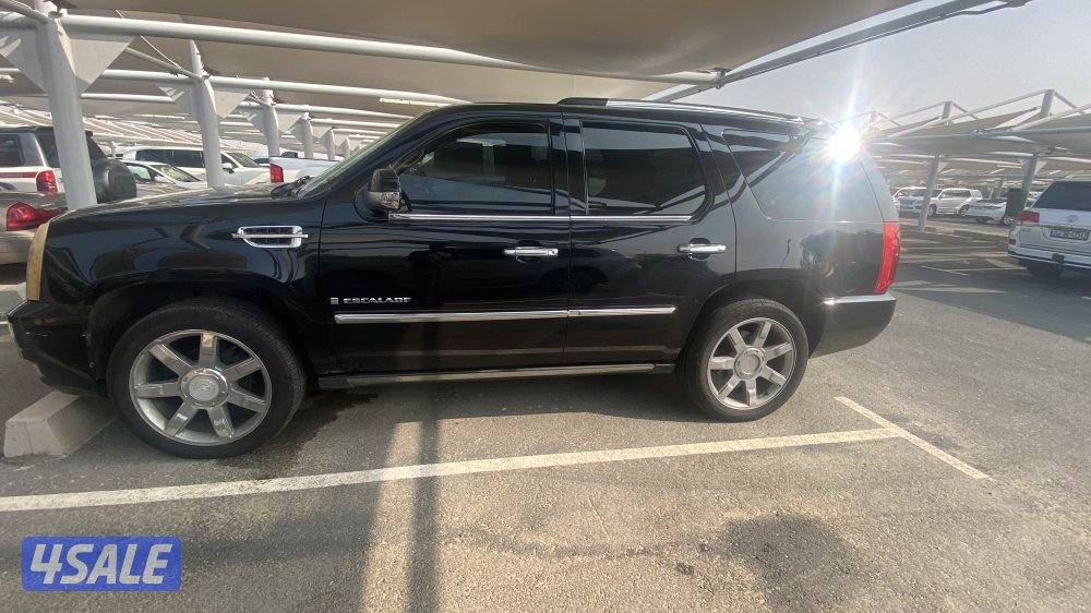 اسكاليد 2008 شرط الفحص ماشي 380 الف3