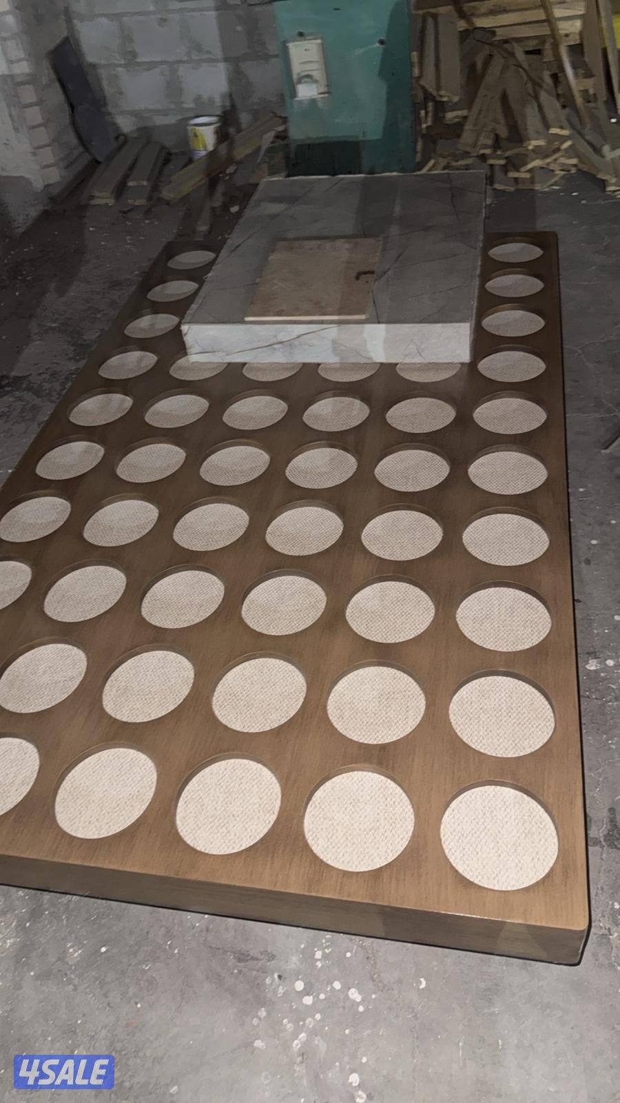 طاولات وحده وسط و٦ تقديم0