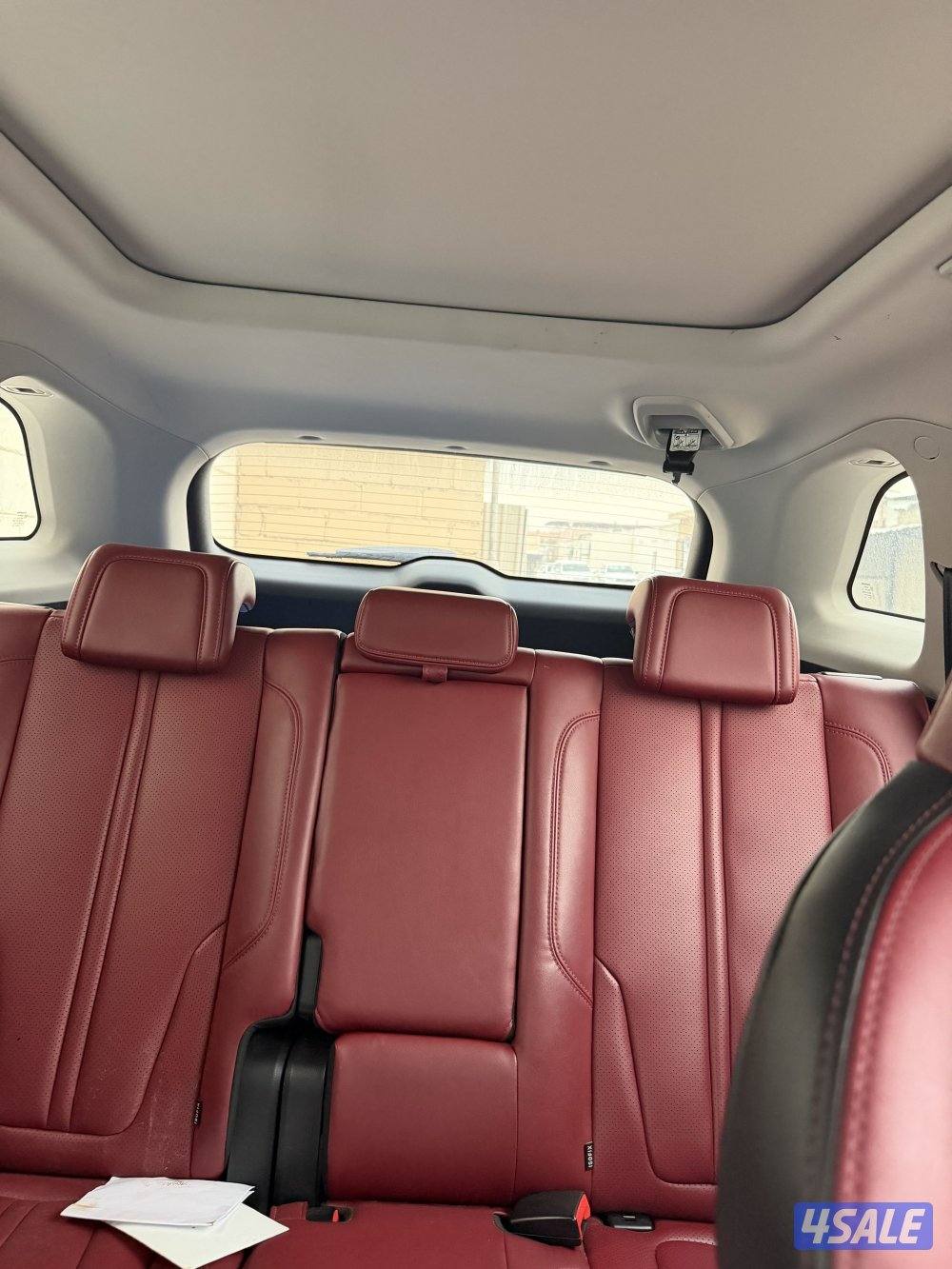 سيارة مديل ٢٠٢٢سيرفس منتظم بالوكالة وبانوراما كامل مواصفات شرط الفحص م1