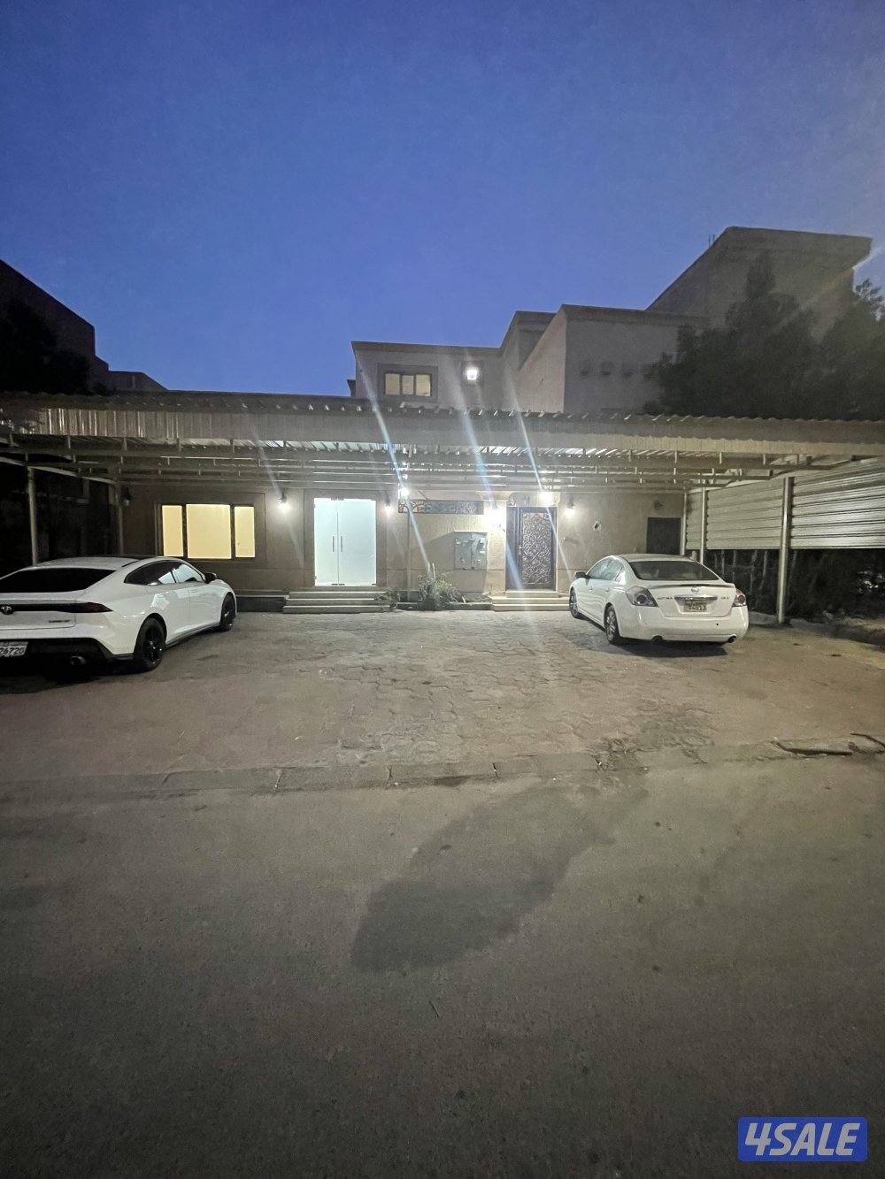 للبيع بيت في الصباحية0