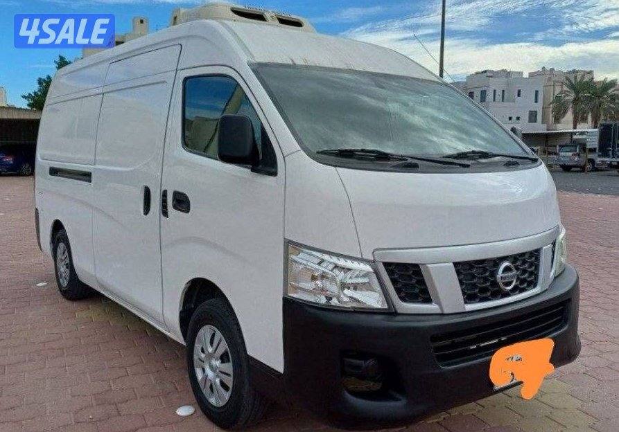 باص مقفل لنقل البضائع وتوصيل الطلبات وخدمة توصيل الضيافه والترولي0