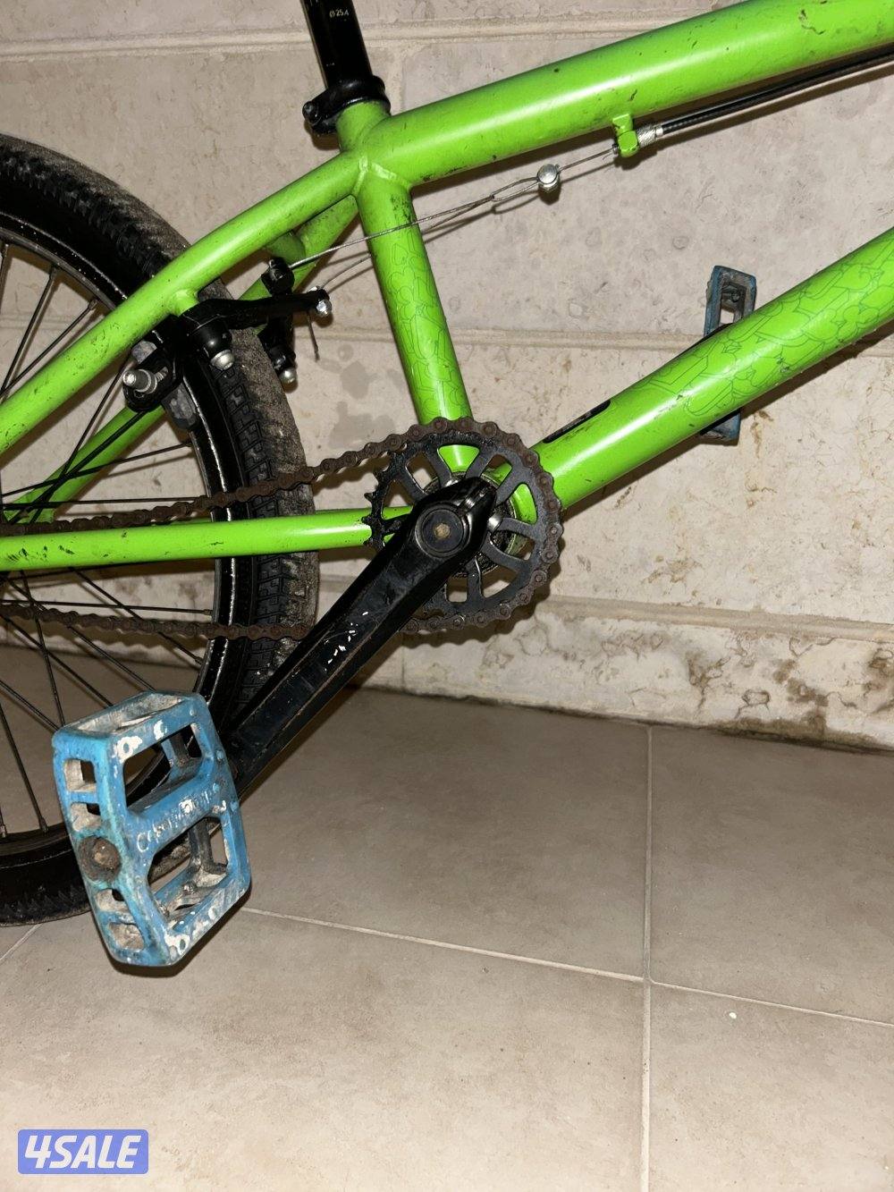 قاري BMX Stolen1