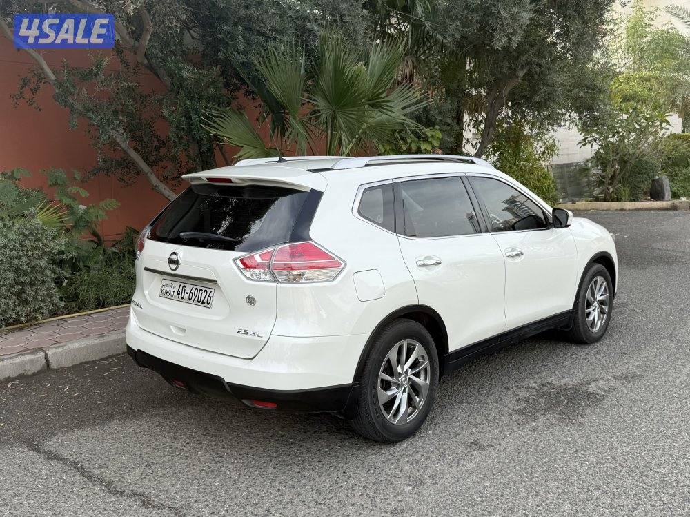 نيسان اكس تريل ٢٠١٧ فول اوبشن0