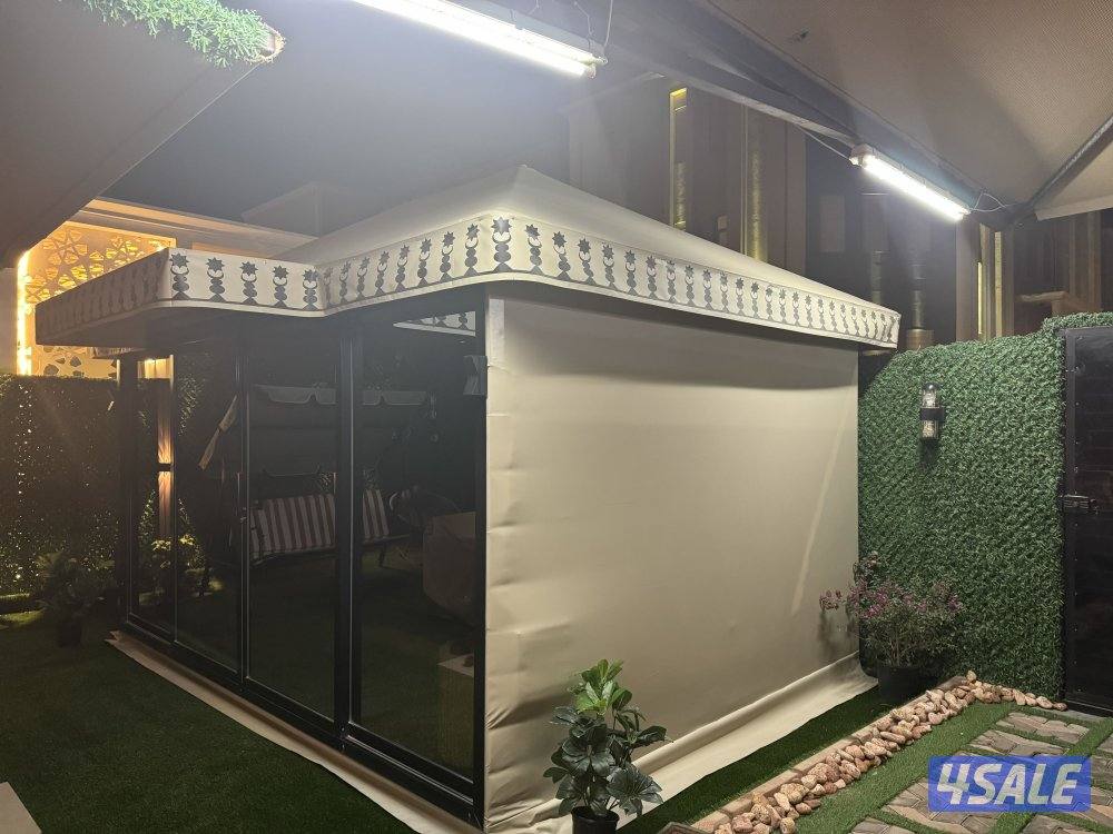 للبيع خيمة ملكية شبه جديده 4x3 الباب الزجاج 4 متر قابل للمسوامة0