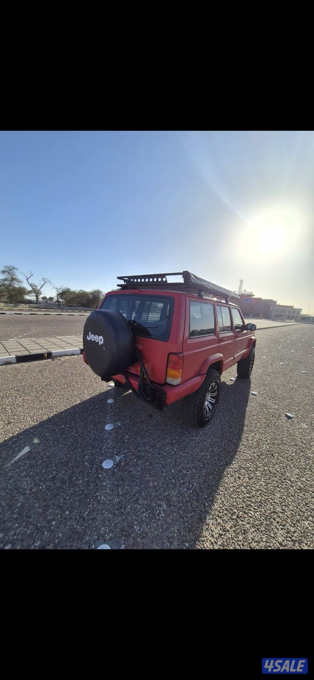 للبيع جيب شروكي 97 قير عادي سبير علاق10