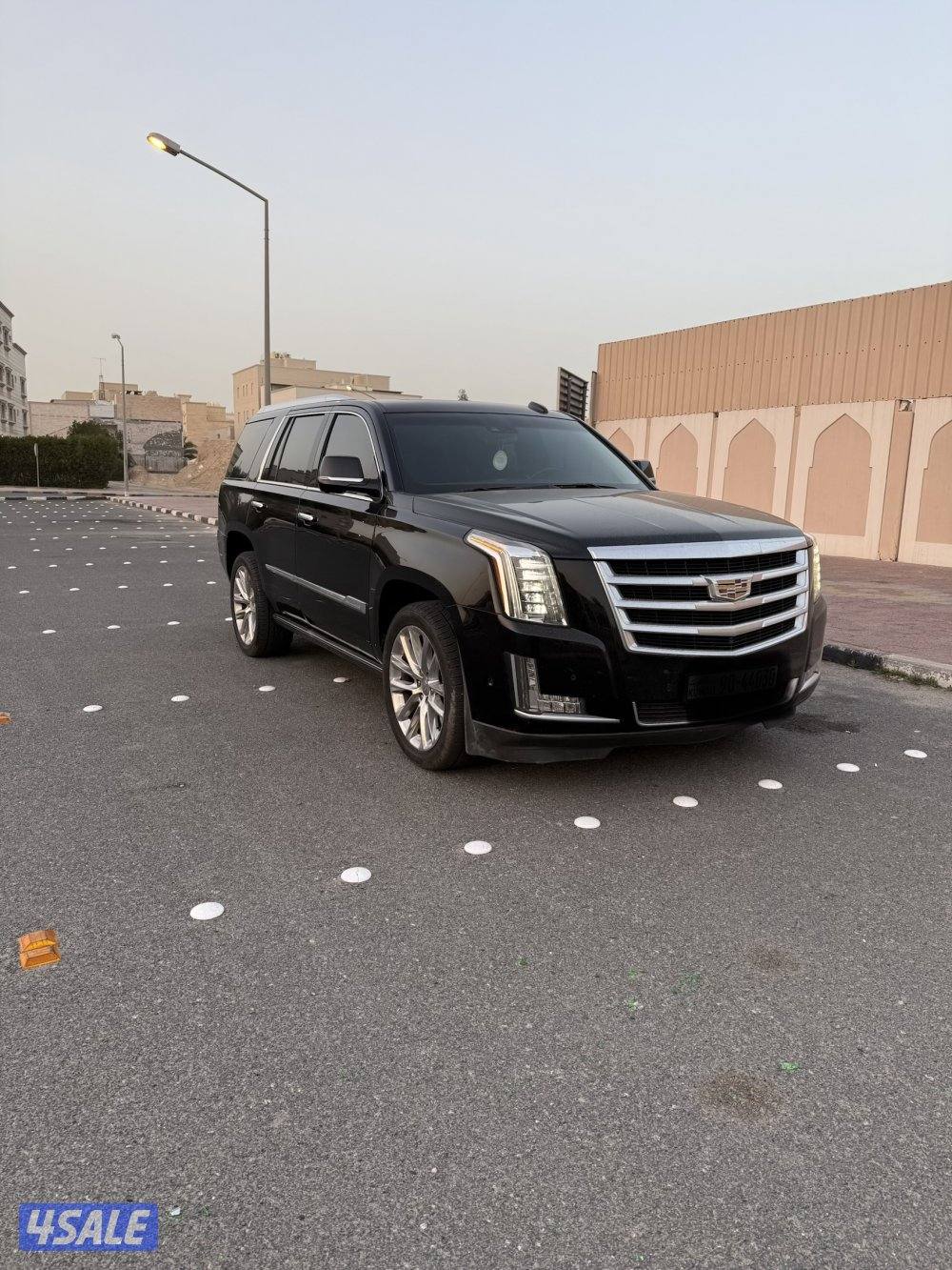 كاديلاك اسكاليد ٢٠١٨ وارد الخليج1