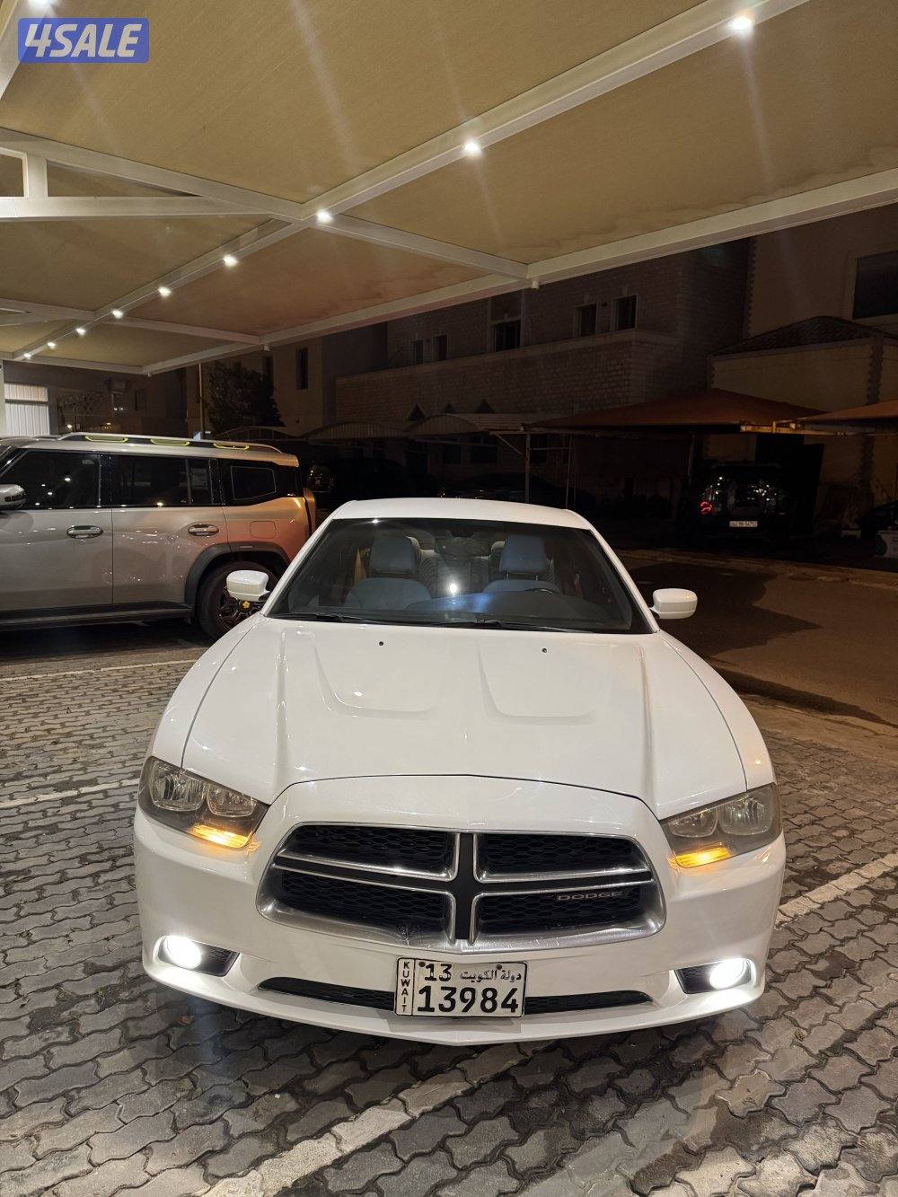 دوج تشارجر موديل 2014 سته سلندر بحاله ممتازه جدا4