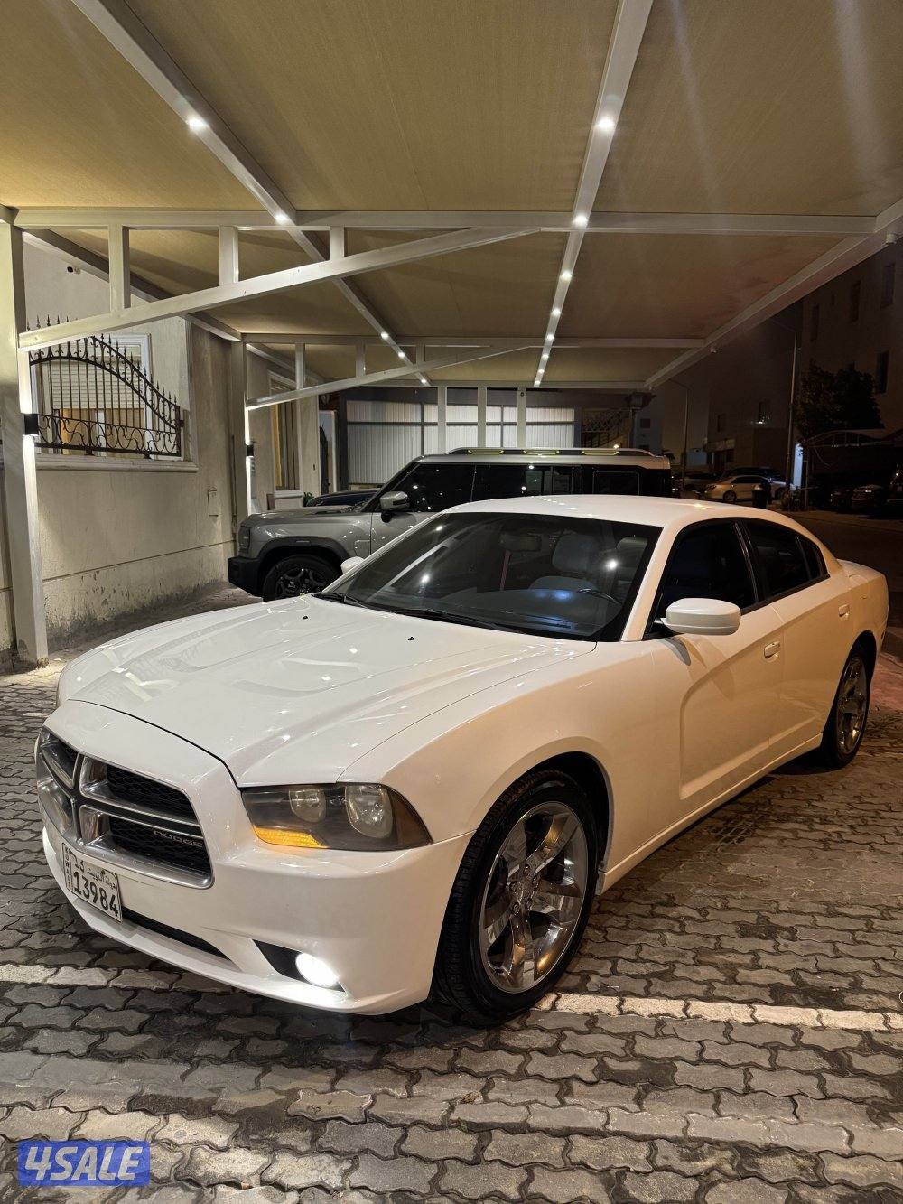 دوج تشارجر موديل 2014 سته سلندر بحاله ممتازه جدا7