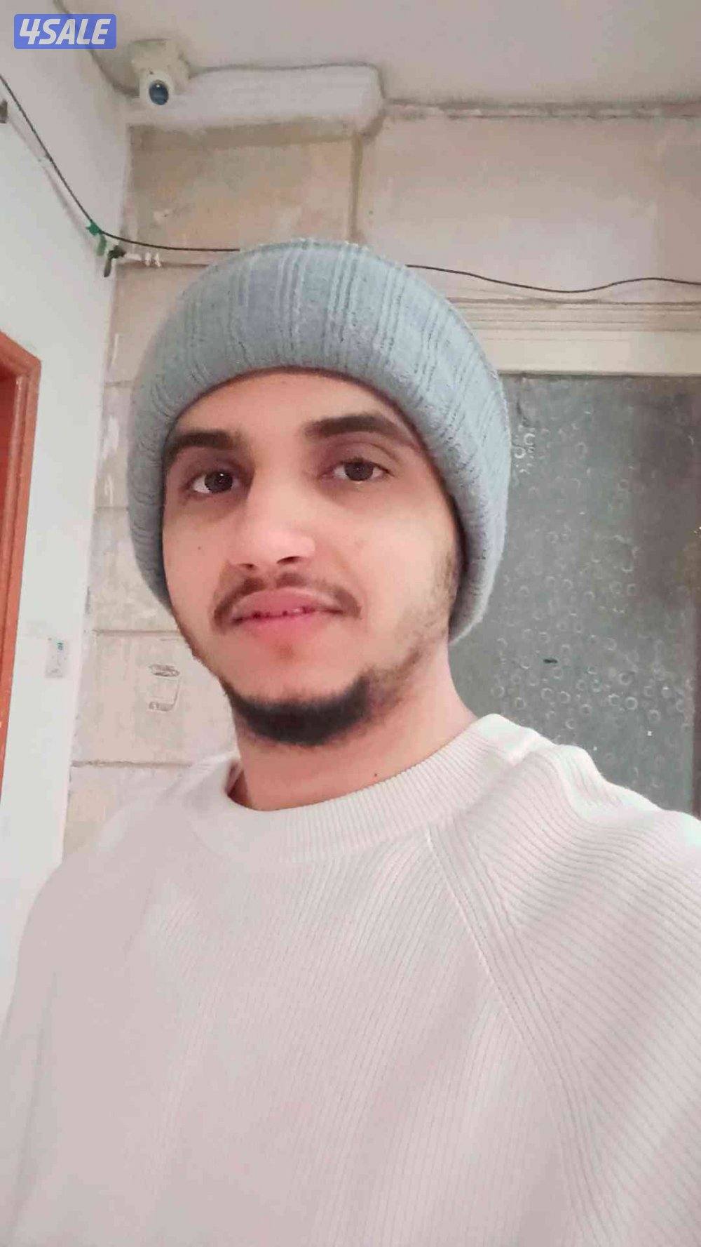 شاب يمني من عدن باحث عن عمل ولدي رخصة قيادة 🇰🇼4