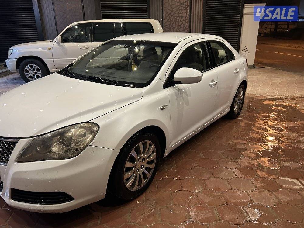 للبيع سوزوكي كوزاچي موديل 20112