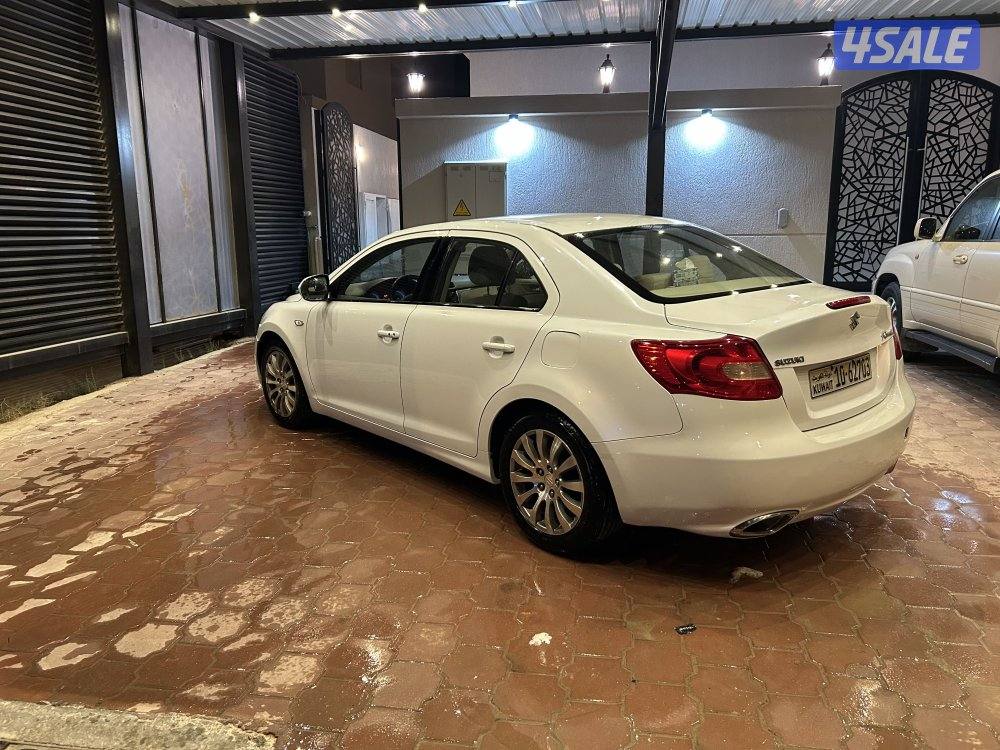 للبيع سوزوكي كوزاچي موديل 20113