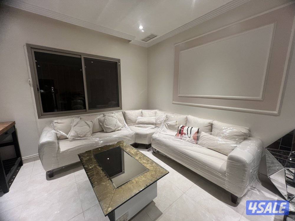 سلام عليكم للبيع غنفات زاويه شبه يديده ٣ قطع مافيه اي ملاحظة السعر 1002