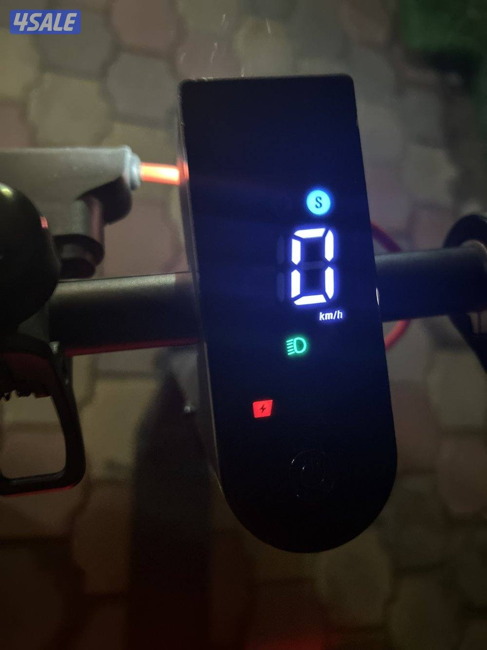 سكوتر شاومي مستعمل  يتحمل ١٢٠ كيلو أقصى سرعه ٢٥ مدى ٢٥ كيلو2