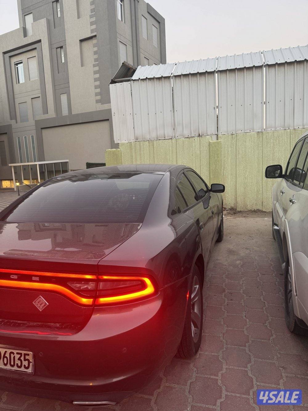 للبيع دوج شارجر1