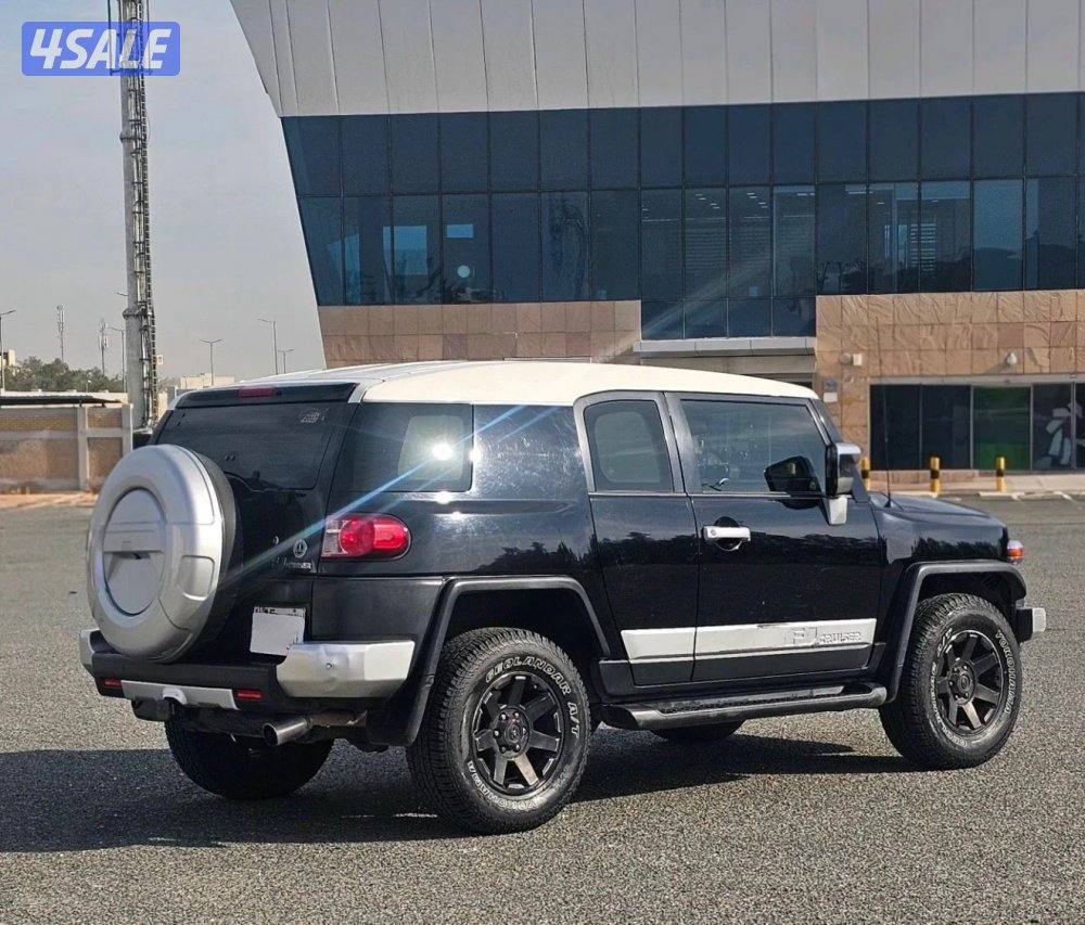 للبيع FJ Cruiser موديل 2017 الممشى 233 كيلو المالك الاول1
