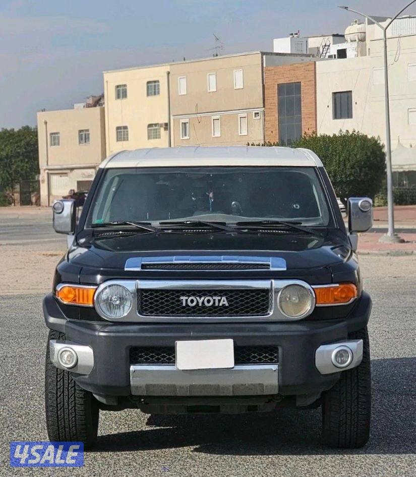 للبيع FJ Cruiser موديل 2017 الممشى 233 كيلو المالك الاول3