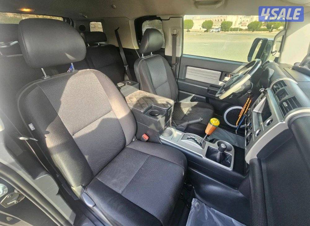 للبيع FJ Cruiser موديل 2017 الممشى 233 كيلو المالك الاول8