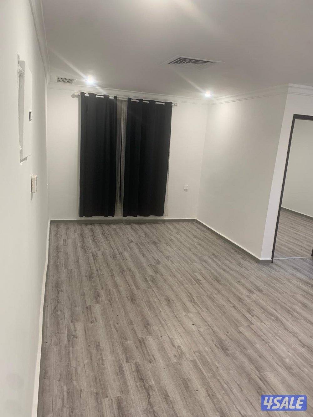 شقق للايجار خلو وفاضي غرفة وصالة ومطبخ وحمام تشطيب سوبر لوكس15