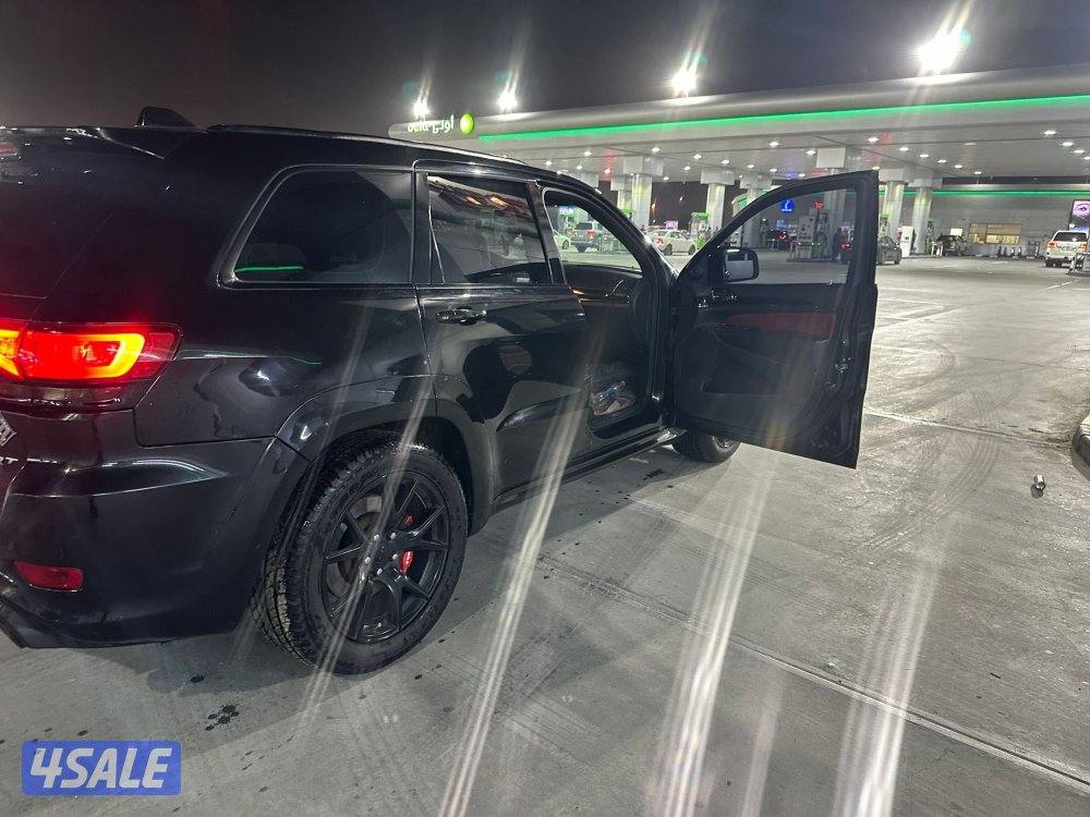 للبيع srt8 جيب بيعه سريعه2