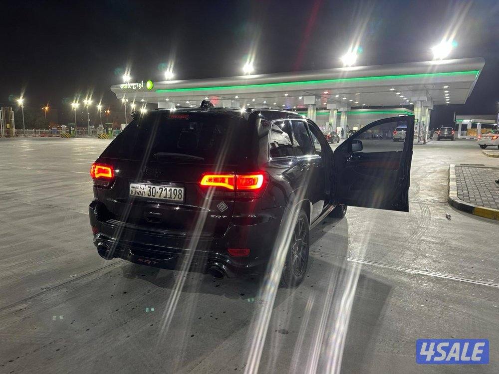 للبيع srt8 جيب بيعه سريعه1