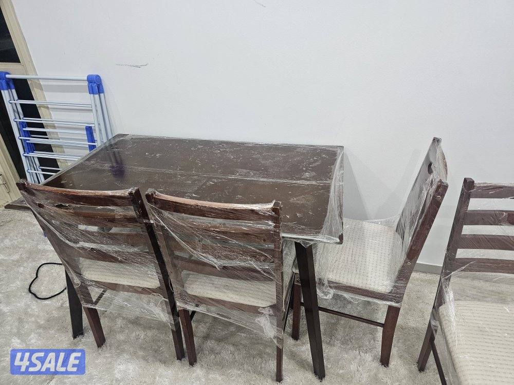 طاولة طعام او صالة0