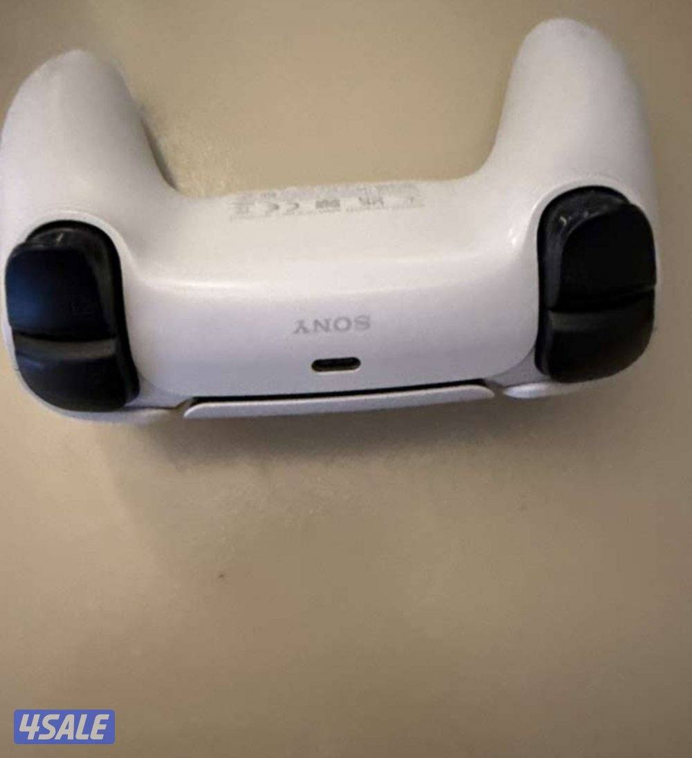يدات تحكم متنوعه يد سوني فيف بحاله ممتازه نفس الجديد ويد فور ويد نتيند4