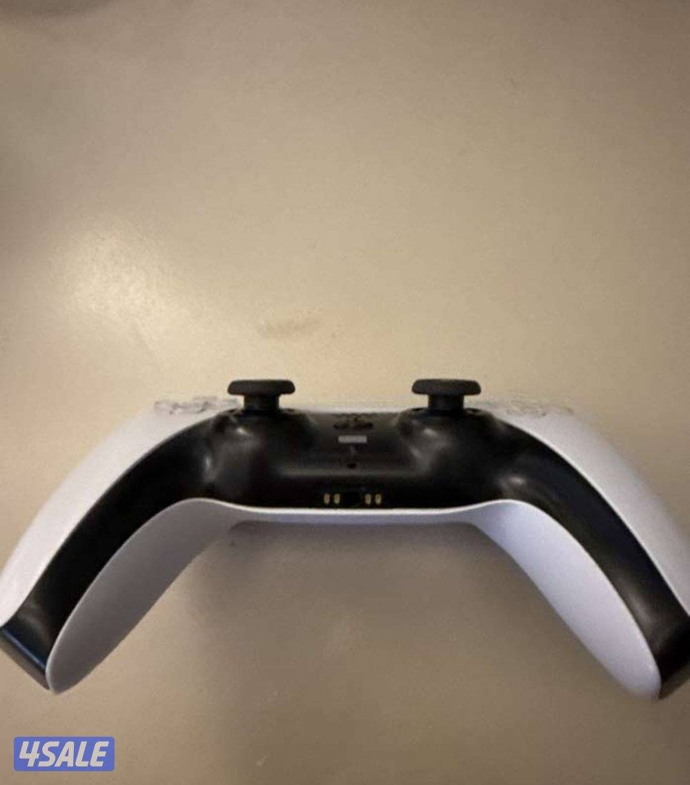 يدات تحكم متنوعه يد سوني فيف بحاله ممتازه نفس الجديد ويد فور ويد نتيند3