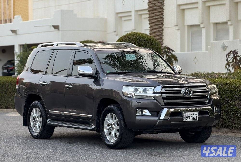 للبيع لاند كروزر موديل 2016 V61